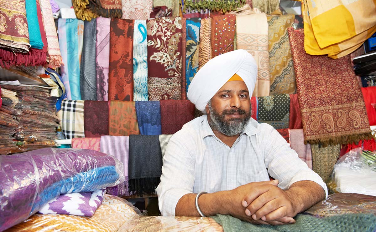 Marche à travers Jaipur Bazaar